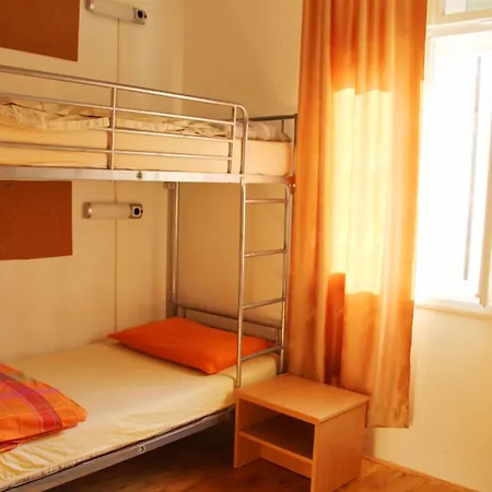 אכסניה Backpackers